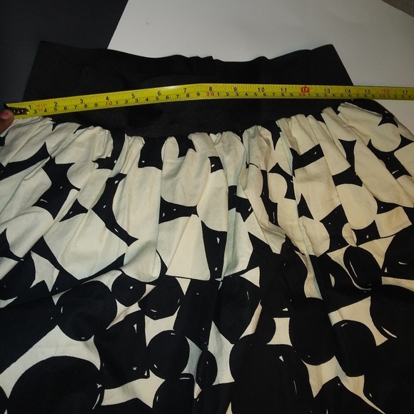 Black Skirt - Picture 7 of 8